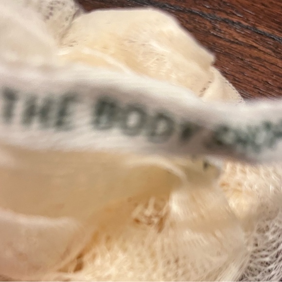 $2 Add-On Bath Shower Puffs 4-piece Bundle Body Shop Blue Green Orange Cream - Picture 2 of 2